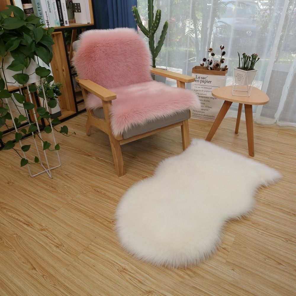 Cowhide Rug Faux - พรมขนสัตว์เทียมกันลื่น นุ่มฟู ป้องกันพื้น ซักได้ ลายหนังแกะ สำหรับห้องนอน